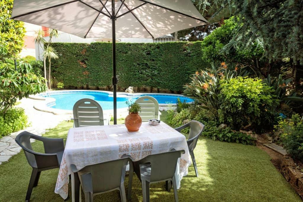 Villa Paquita Calella Zewnętrze zdjęcie